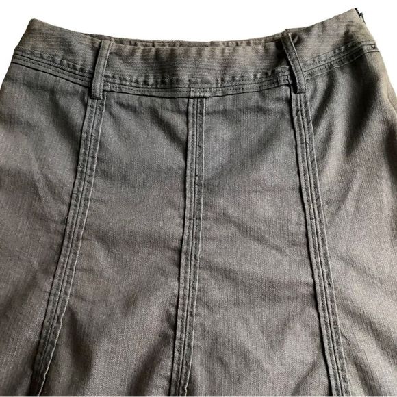 Larry Levine Stretch grey stonewashed denim skirt with belt loops Size 8 - Picture 4 of 7